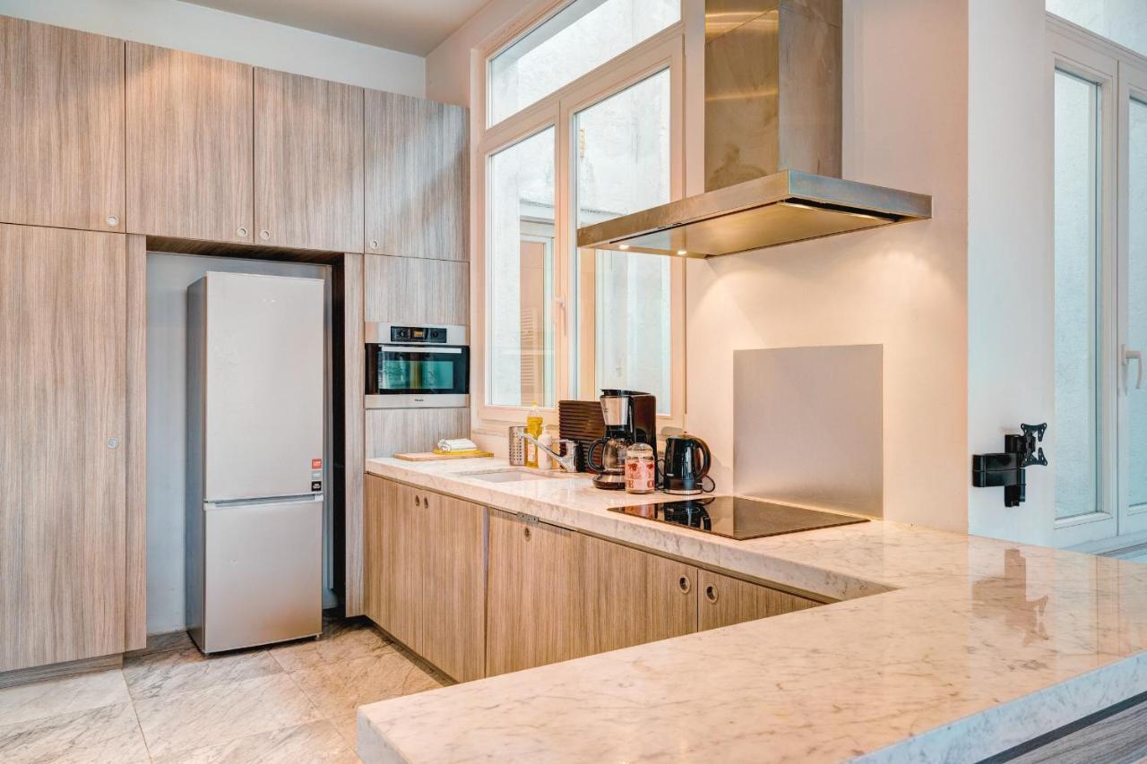 Three Bedroom Marble In The Heart Of Appartement